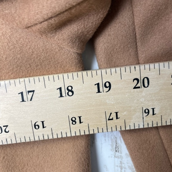 Saks Fifth avenue wool coat size 6 - Picture 14 of 16